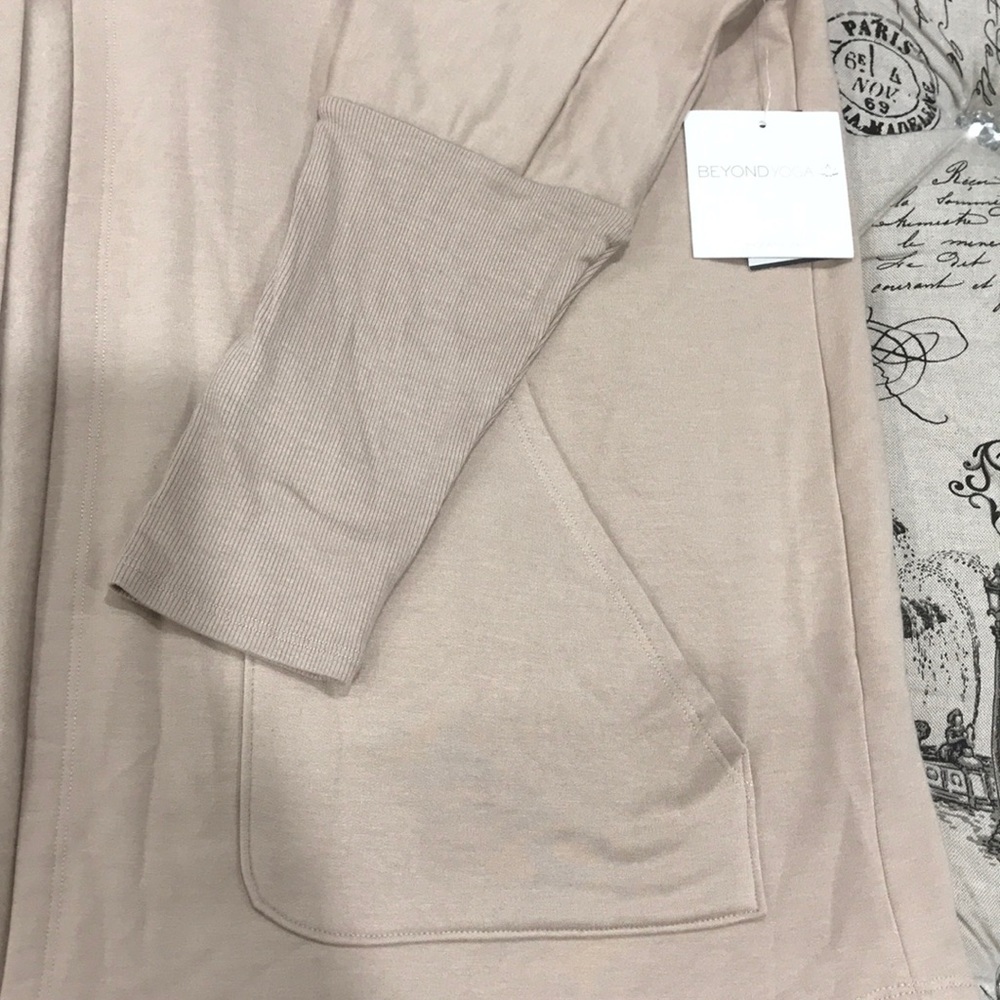 Beyond Yoga Love & Fleece Split-Back Cardigan - Picture 9 of 10